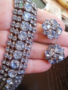 Kramer Of NY 50s Vintage Sparkling Blue Crystals Parures Bracelet & Clip Ons
